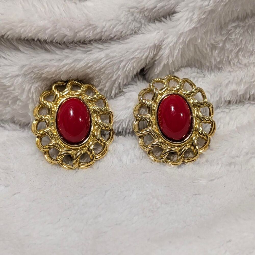 Vintage Trifari Ruby Red Lucite Cabochon Scalloped Clip-On Earrings